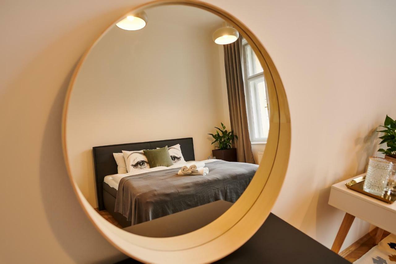 Apartment Royal Route Lesser Town *